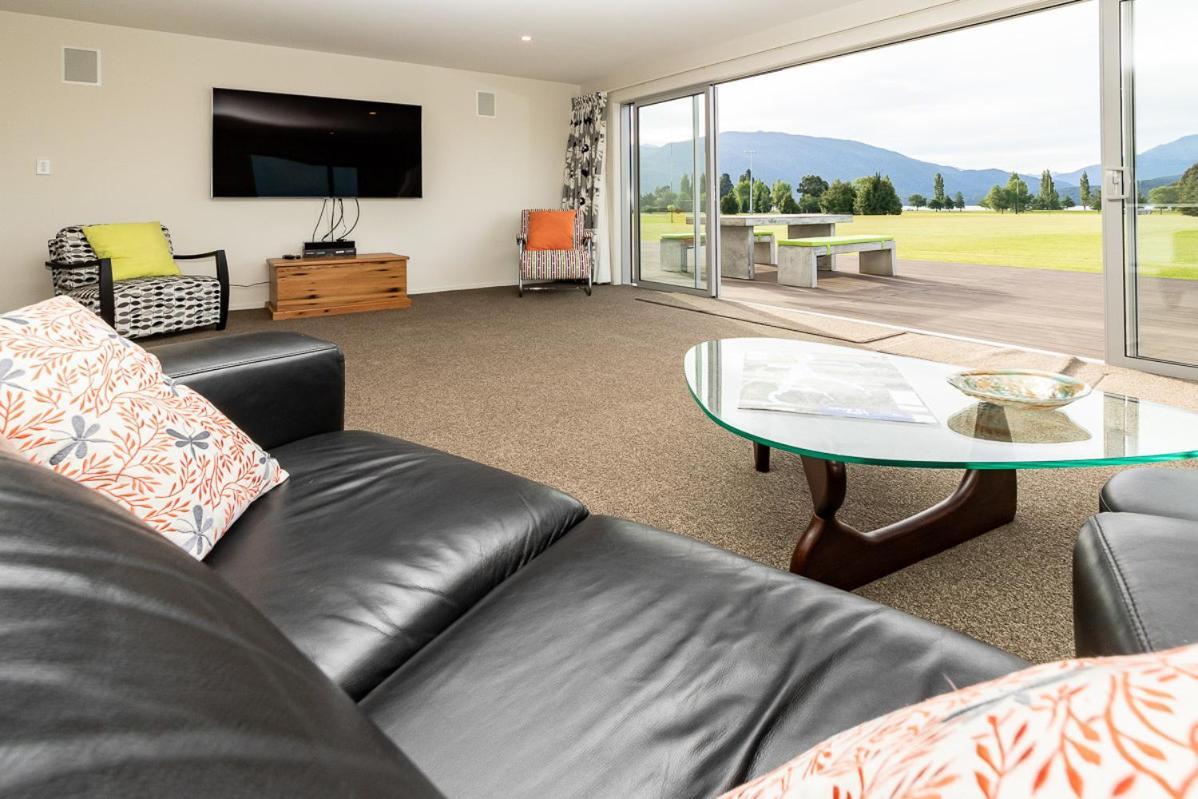 Poppa Pete's - Te Anau Holiday Home Exterior foto